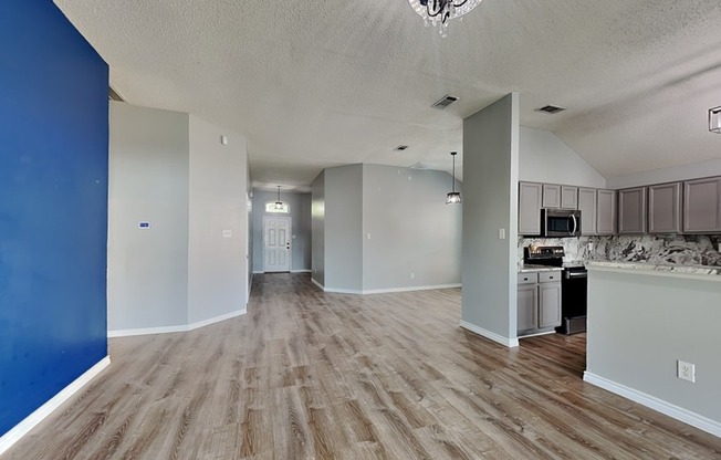 1353 WESTVIEW DR