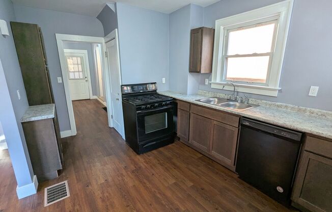 3 Bedroom 1.5 Bathroom House (Greenfield)