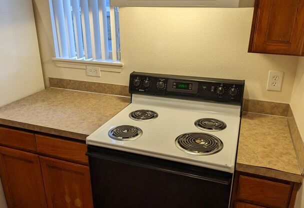1 bed, 1 bath, 650 sqft, $1,200, Unit 04