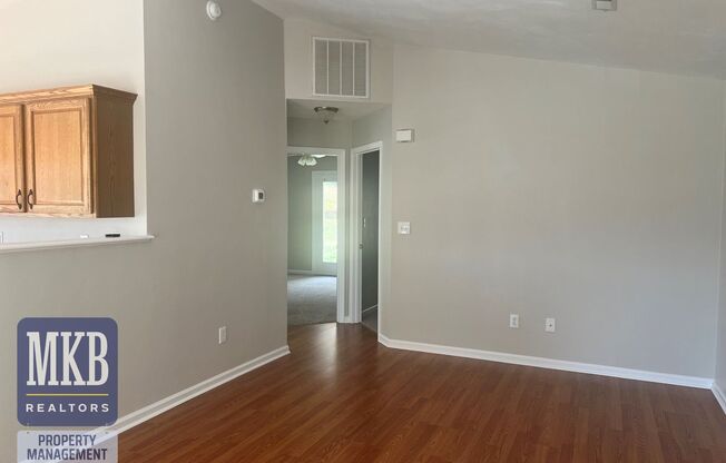 2 beds, 1 bath, $1,200