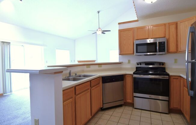 3 beds, 2 baths, 1,550 sqft, $2,310, Unit 1322-302