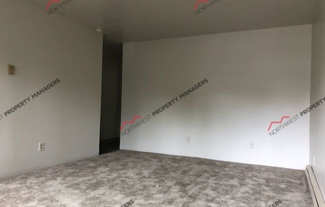 1 bed, 1 bath, 640 sqft, $1,140, Unit #27