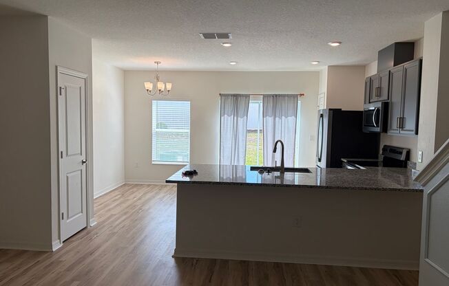 Spacious 3Bd 2.5Bth Mirabella Townhome Available Now! Community Pool!