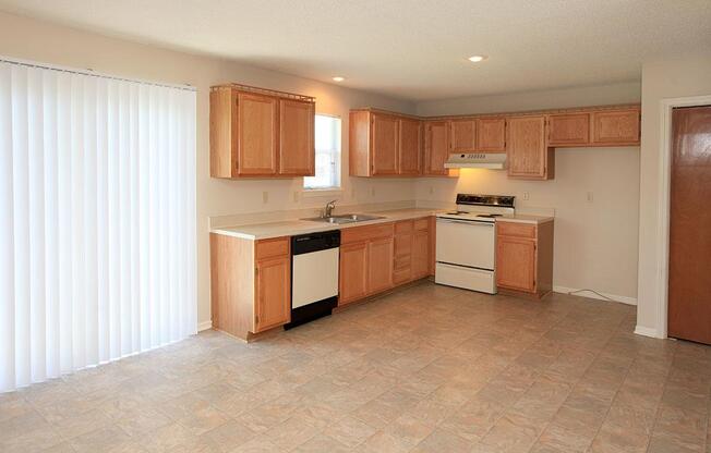 Home - Summerhill & Hickory Manor - Lenexa, KS