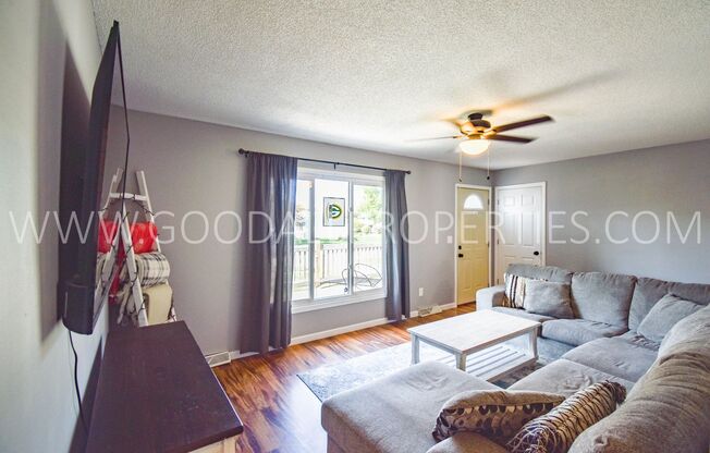 2 beds, 1.5 baths, $1,525