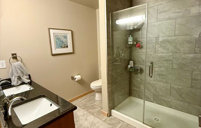 1 bed, 1.5 baths, 1,022 sqft, $1,950, Unit 402