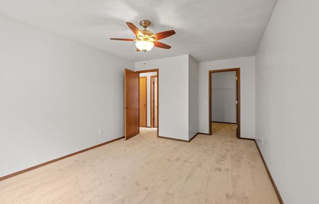 2 beds, 1 bath, 1,000 sqft, $1,410, Unit 801-306