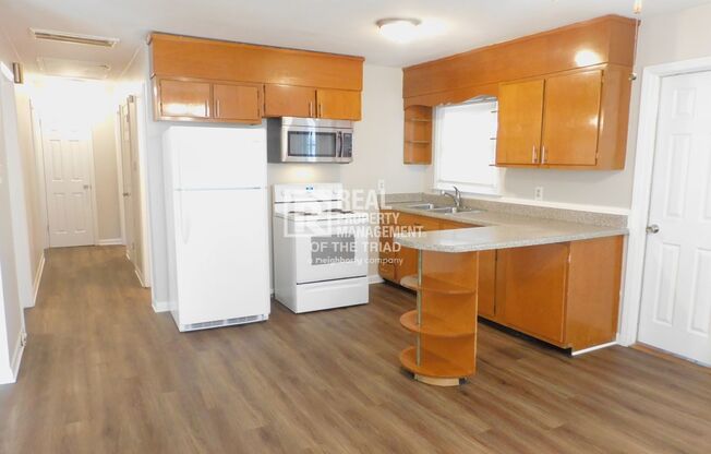 Attractive 3 BR / 1 BA Home with Fenced Backyard