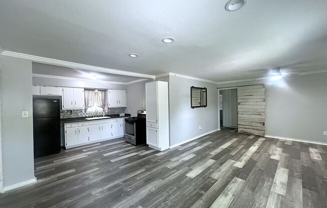 Renovated 3/1 Home Near Downtown Taylor