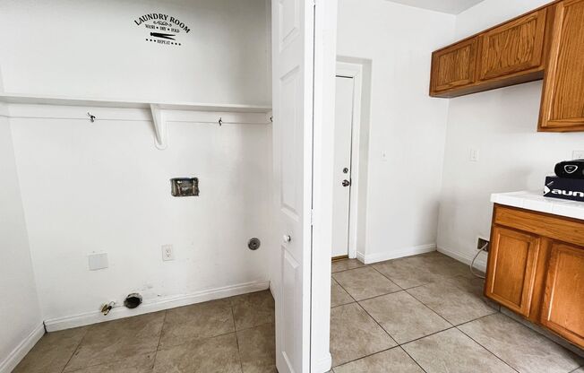 Spacious 3-Bedroom, 2.5-Bathroom Home in East Bakersfield