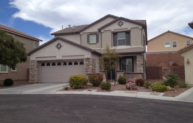 4 beds, 3 baths, $2,895