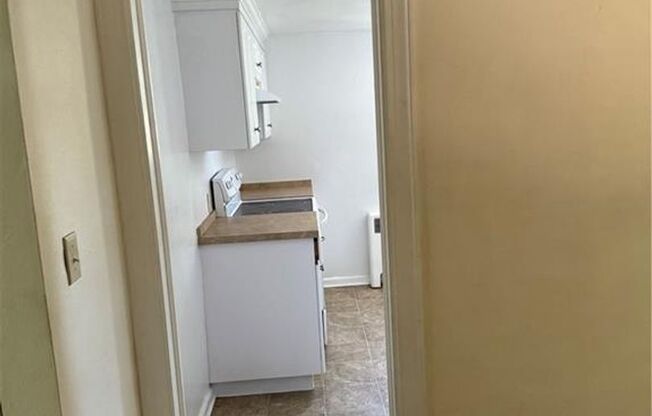 2 beds, 1 bath, $1,250