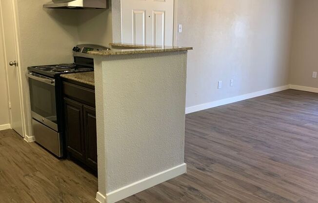 2 beds, 1 bath, 897 sqft, $975, Unit 2001