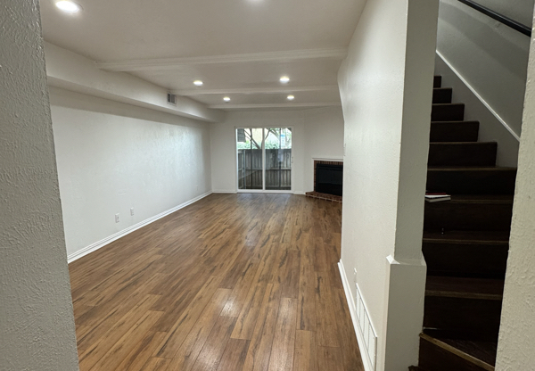 900 S WEATHERRED DR