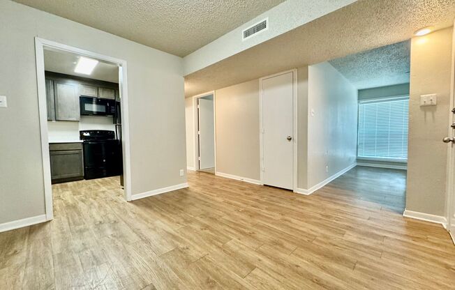 2 beds, 1 bath, 950 sqft, $1,000, Unit 304