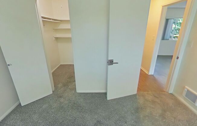 1 bed, 1 bath, 675 sqft, $1,975, Unit 28