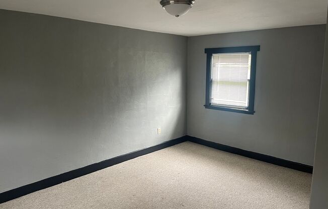 2 beds, 1 bath, $1,195