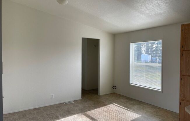 Country Living in Junction City – 3 Bed / 2 Bath Home Available 2/3/2026