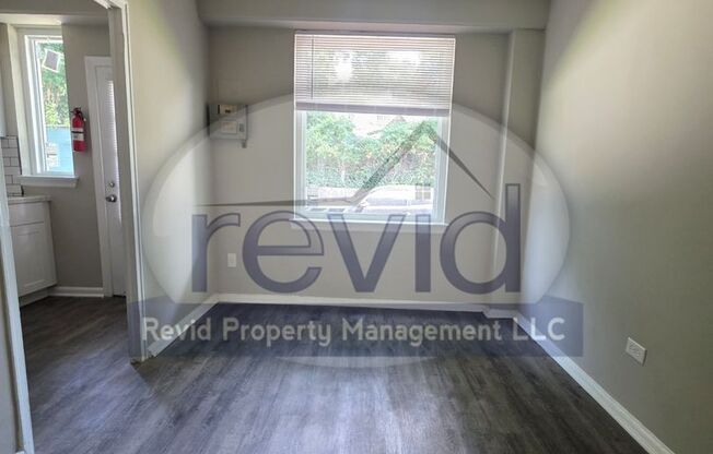 2 beds, 1 bath, 752 sqft, $995, Unit 1300-5