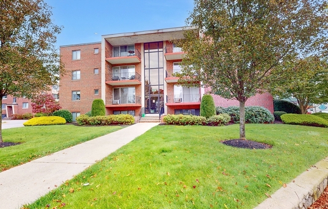 2 beds, 1 bath, 750 sqft, $2,395, Unit 42