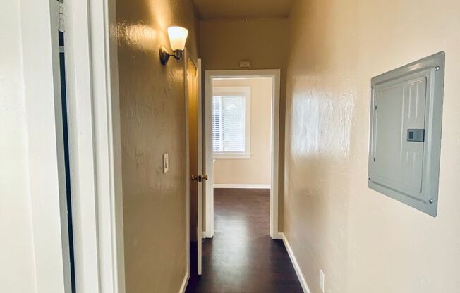 Studio, 1 bath, 375 sqft, $1,395, Unit 4