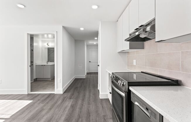 2 beds, 1 bath, 515 sqft, $2,800, Unit 1400-302