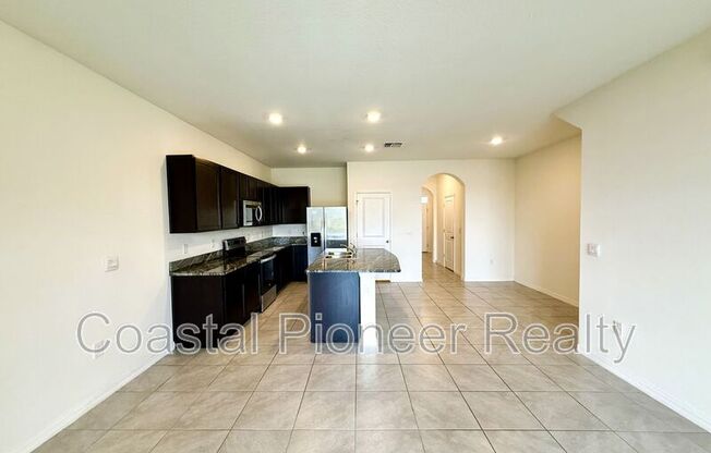 32794 PEZ LNDG LN