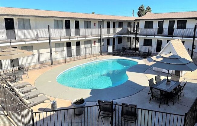 Studio, 1 bath, 400 sqft, $899, Unit 44