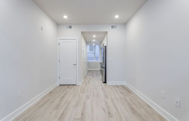 1 bed, 1 bath, 710 sqft, $1,710, Unit B202