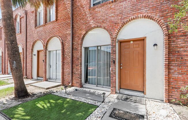 2 beds, 1.5 baths, 1,150 sqft, $1,200, Unit 20-051B