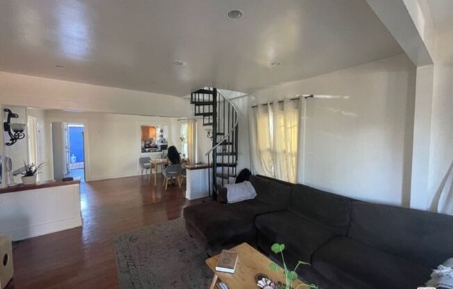 547 Brooks Ave