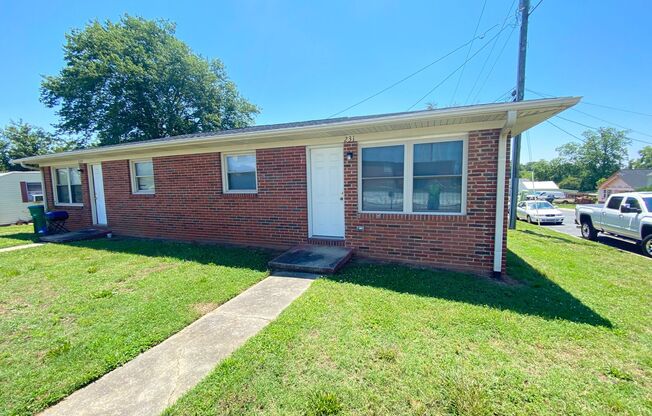 1bed/1ba duplex downtown Landis very Nice condition