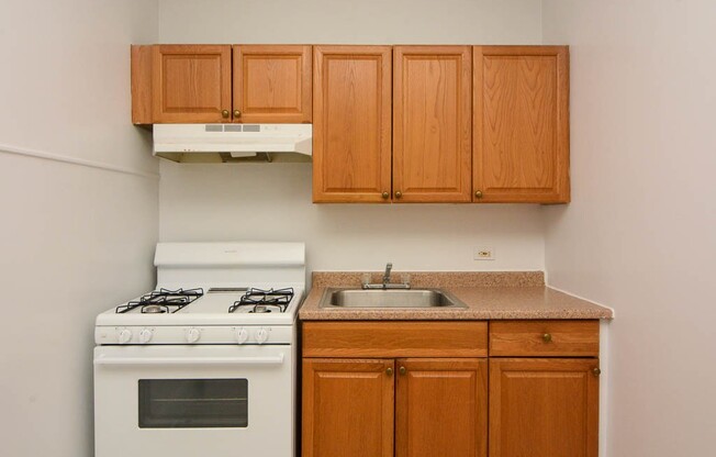 2704 Sawyer