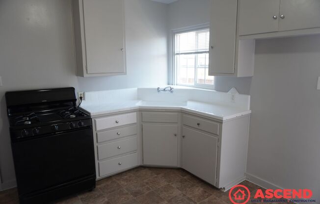 2 beds, 1 bath, 962 sqft, $1,000, Unit 6