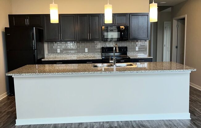 3 beds, 2 baths, 1,613 sqft, $3,000, Unit 314