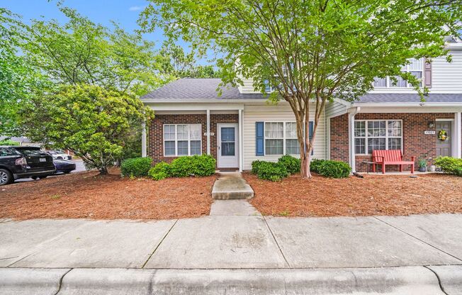 Bennington Place Beauty – 2 Beds, 2.5 Baths, Versatile Loft & More!