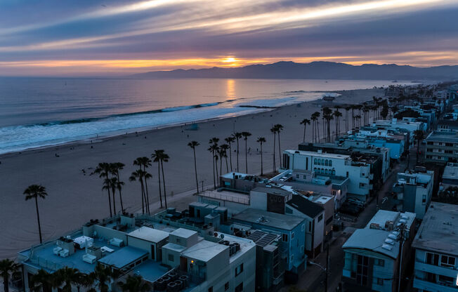 2707 OCEAN FRONT WALK