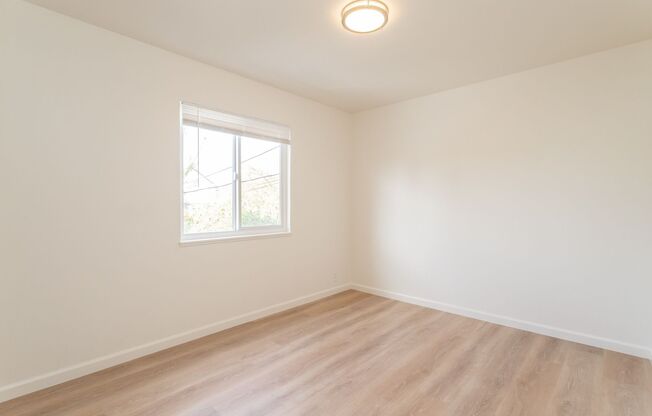 2 beds, 1 bath, $1,999, Unit F