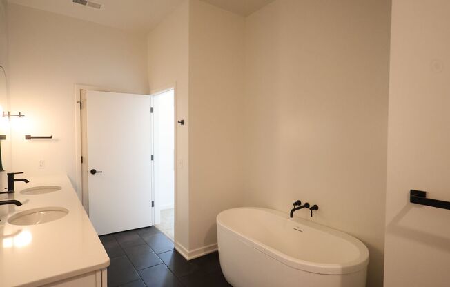 2 beds, 2 baths, 1,479 sqft, $3,850, Unit 910