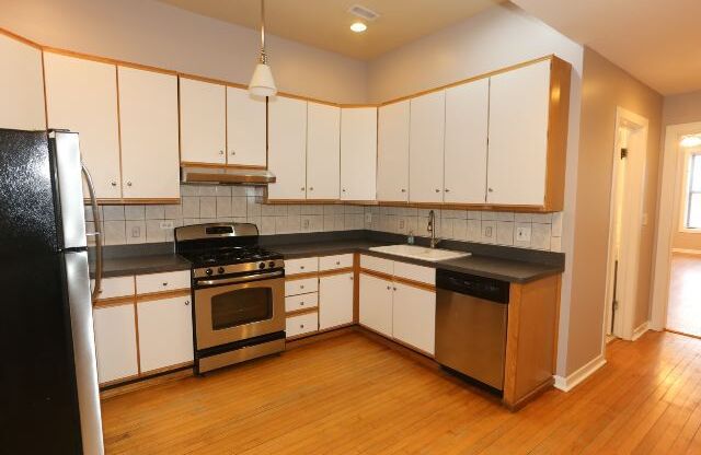 2202 BELMONT