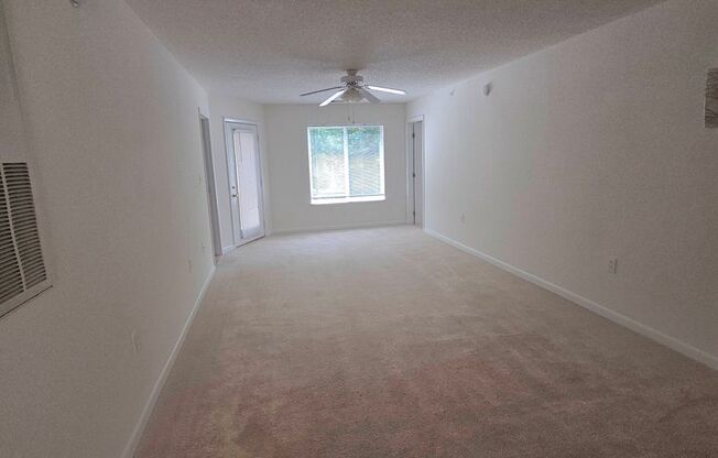 4 Bed 4 Bath condo at Lake Park. Individual room rentals available. Application fee credited to your First full month's rent!