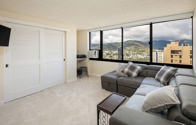 2 beds, 2 baths, $4,200, Unit # 4202