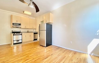 1 bed, 1 bath, $2,300, Unit 1-BB