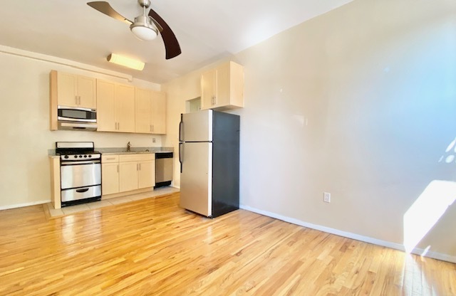 1 bed, 1 bath, $2,300, Unit 1-BB