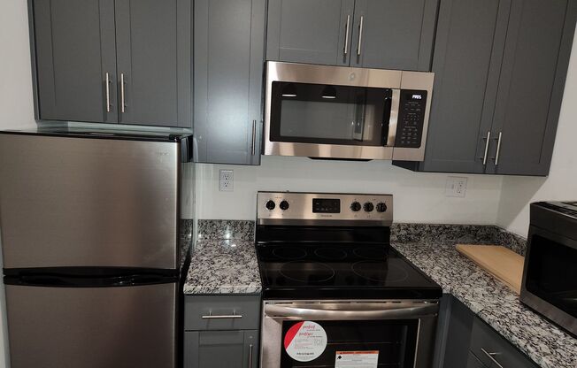 2 beds, 1 bath, $1,350