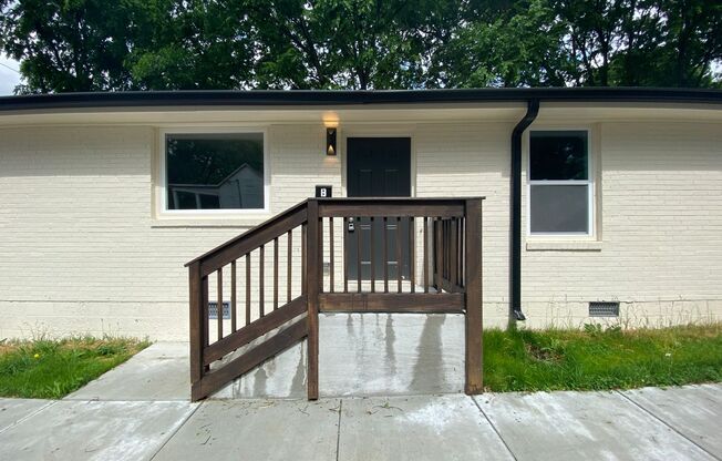 2 beds, 1 bath, $1,425, Unit B