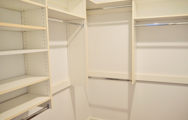 2 beds, 2.5 baths, 1,490 sqft, $4,268