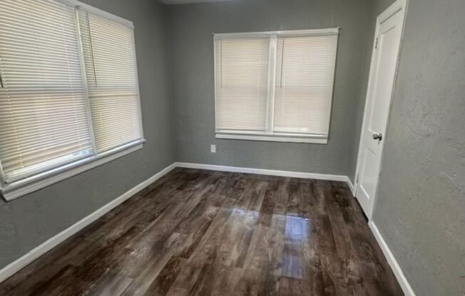 2 beds, 1 bath, $695