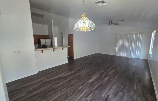 4 Bedroom 2 Bath- Litchfield Park