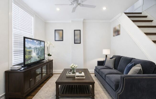 Newly renovated bright 2 bed 1 bath in fishtown JULY 10